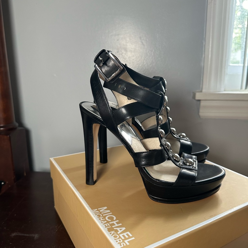 Black leather Michael Kors heels - Picture 3 of 7